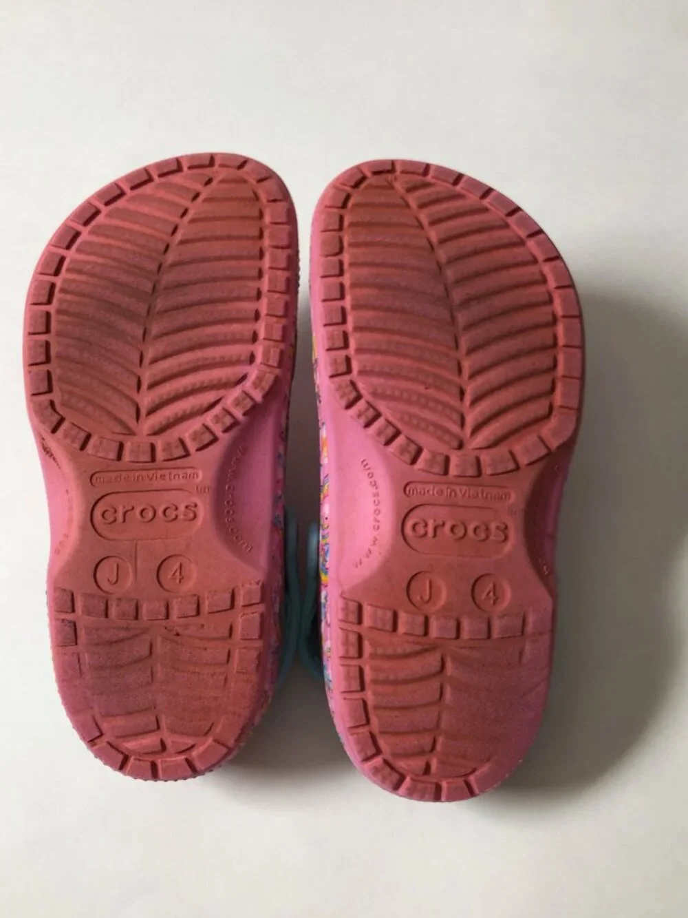 CROCS Lisa Frank Classic Clogs Kids Girls Size 4 Unicorn Rainbows